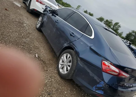 2022 Chevrolet Malibu Lt из США, поврежденный, VIN 1G1ZD5ST1NF135100